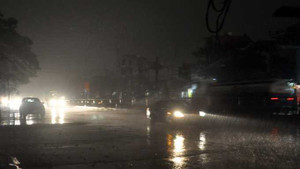 Clip: Ngày biến thành đêm ở Hạ Long