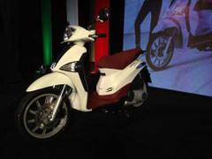 Sức mua giảm, Piaggio tung chiêu ‘câu khách’ Việt