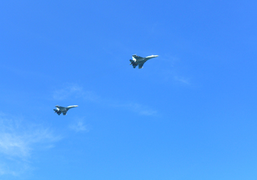 Su-30 bay lượn tại Lễ thượng cờ tàu ngầm Kilo