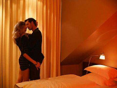 Dễ vướng tình một đêm vì ...thức khuya