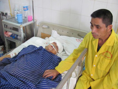 Cha ruột dùng cối đánh con gái 3 tuổi tử vong