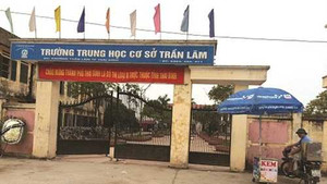 Sát hại bạn ngay trong lớp