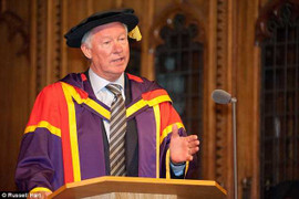 Sir Alex Ferguson: Quên Man Utd, say mê Havard