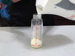 Uống phải nước nóng, bé 3 tuổi tử vong