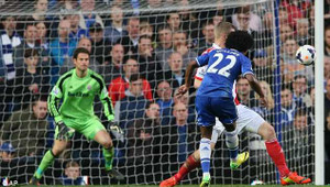 Chelsea tưng bừng khí thế, hạ Stoke, chiếm ngôi đầu