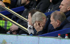 Tin sáng 7/4: Wenger bắt đầu sợ hãi