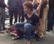 Bắt 2 kẻ tống tiền để mở mật khẩu iphone 5S