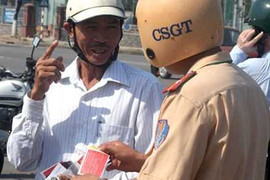 Phát ngôn tục tĩu với dân, một CSGT bị kiểm điểm