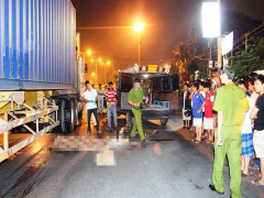 Nữ sinh viên chết thảm dưới bánh container