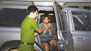 Côn đồ dùng súng kíp bắn chết công an viên