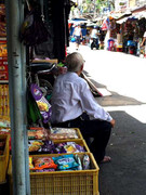 Tiếp viên kiếm lợi nhuận khủng khiếp thế nào?