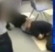 Đánh nhau với học sinh, thầy giáo bị kỷ luật