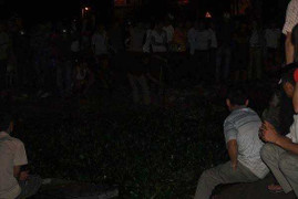 Vớt xác thanh niên chết trong tư thế lái xe