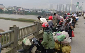 Hà Nội: Thi thể nam giới dưới chân cầu Vĩnh Tuy