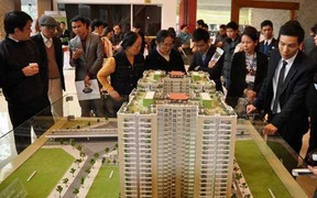 Dòng tiền từ 'quê' đang cứu bất động sản Hà Nội