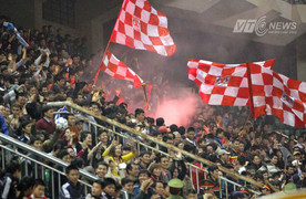 CĐV Ninh Bình: Ủng hộ bầu Trường trừng trị cầu thủ