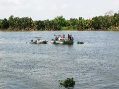 Lật thuyền trên sông, bé 3 tuổi chết thương tâm