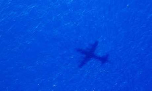 MH370 mất tích: Cơ phó cố gọi điện nhưng bất thành