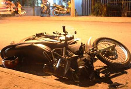 Xe máy tông trực diện ô tô, thiếu niên 15 tuổi chết thảm