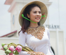 Vân Trang mang Scandal - Bí mật thảm đỏ đến Hàn Quốc