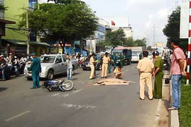 TP.HCM: Người phụ nữ bị ô tô cán chết tại chỗ