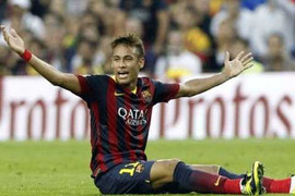 Hết ăn vạ trơ trẽn, Neymar lại bị đối thủ chê hôi mồm