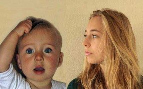 Clip: Bé sơ sinh hóa thiếu nữ trong 4 phút