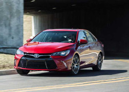 Quá trẻ, Toyota Camry thế hệ mới ‘mất chất’?