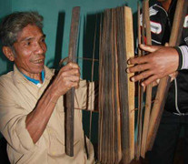 Ly kỳ gươm báu phân xử đúng sai và cuốn sách tìm tài sản đã mất