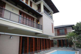 Cửa nhôm cao cấp tạo tầm nhìn thoáng đẹp cho biệt thự