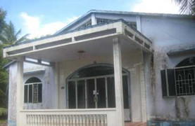 Tiểu thư nhà giàu bị trói lõa thể bên cửa sổ