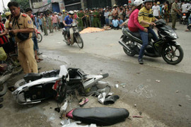 Cảnh sát đuổi bắt cướp táo tợn giữa phố Sài Gòn