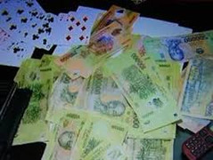 Sát phạt trên chiếu bạc, quyền bí thư bị truy tố