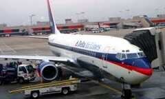 Bị dọa đánh bom, máy bay Boeing 737 hạ cánh khẩn