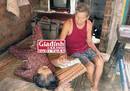 Người đàn bà hóa điên sau 15 năm chờ chồng phụ bạc