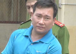 Khởi tố cán bộ thi hành án chèn xe, kéo rê CSGT