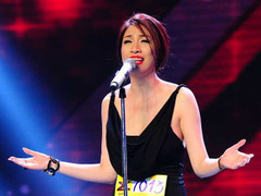 X Factor: Tình cũ Công Vinh bị chê 'diễn quá tay'