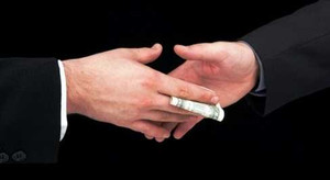 Trung Quốc khai trừ đảng một quan chức tham nhũng