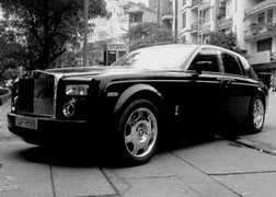 Đại gia tỉnh đọ đẳng cấp bằng xe sang biển độc