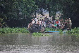 Clip: Lật ghe trên sông Vàm Cỏ Đông, 4 người chết