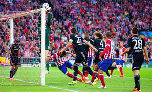 Tin sáng 23/4: Chelsea chơi bóng đá thế kỷ 19