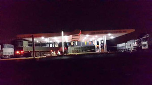 Kiểm tra tải trọng: Tài xế liều lĩnh đốt lửa vượt trạm cân