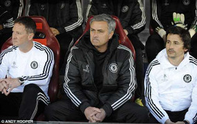 Mourinho ngồi thiền đấu Atletico Madrid