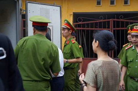 Tình vợ chồng Dương Chí Dũng trong cơn 'sóng gió'