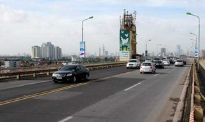 Thêm 300 tỷ 'vá' cầu Thăng Long: Bộ trưởng Thăng 'lắc đầu'