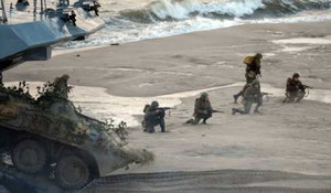 Ukraine: Tập trận gần bên giới, Nga phải giải thích