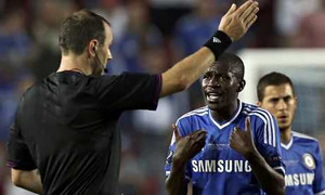 Mourinho thêm giận dỗi: FA kỷ luật tiền vệ 'thép'