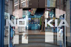 Nhân viên khóc than vĩnh biệt Nokia