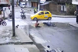 Clip: Tai nạn liên tiếp ở ngã tư 'tử thần'