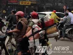 CSGT 'dẹp loạn' ở ngã tư kỳ dị nhất Hà Nội